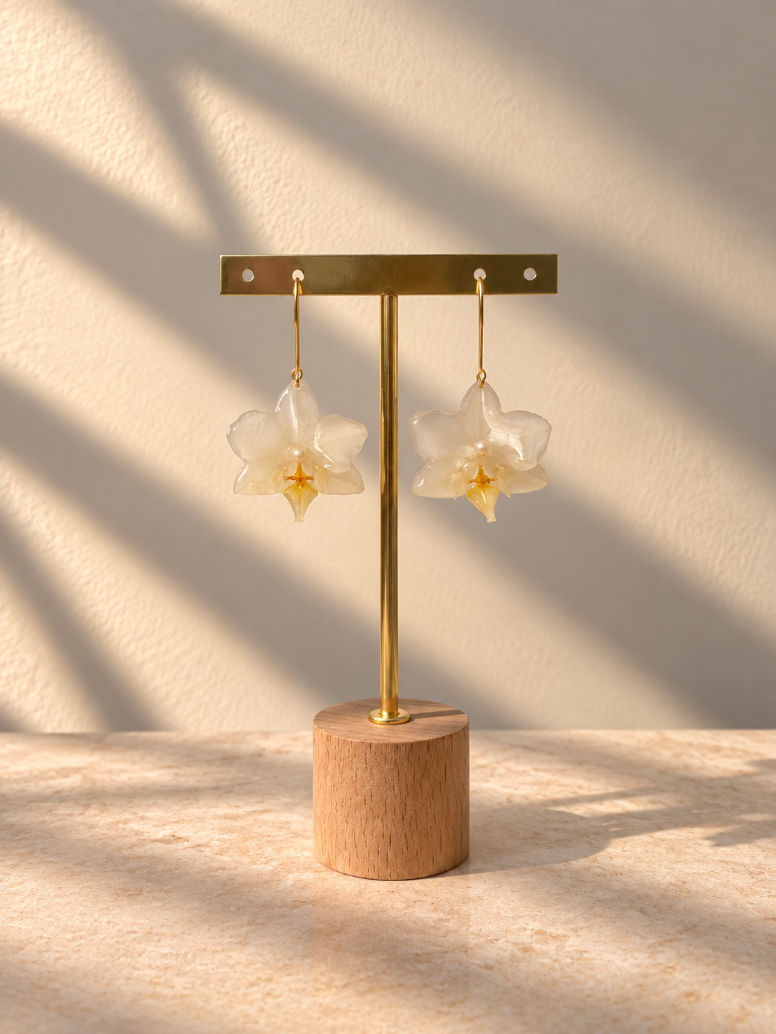 Pendientes largos de orquídea mini blanca